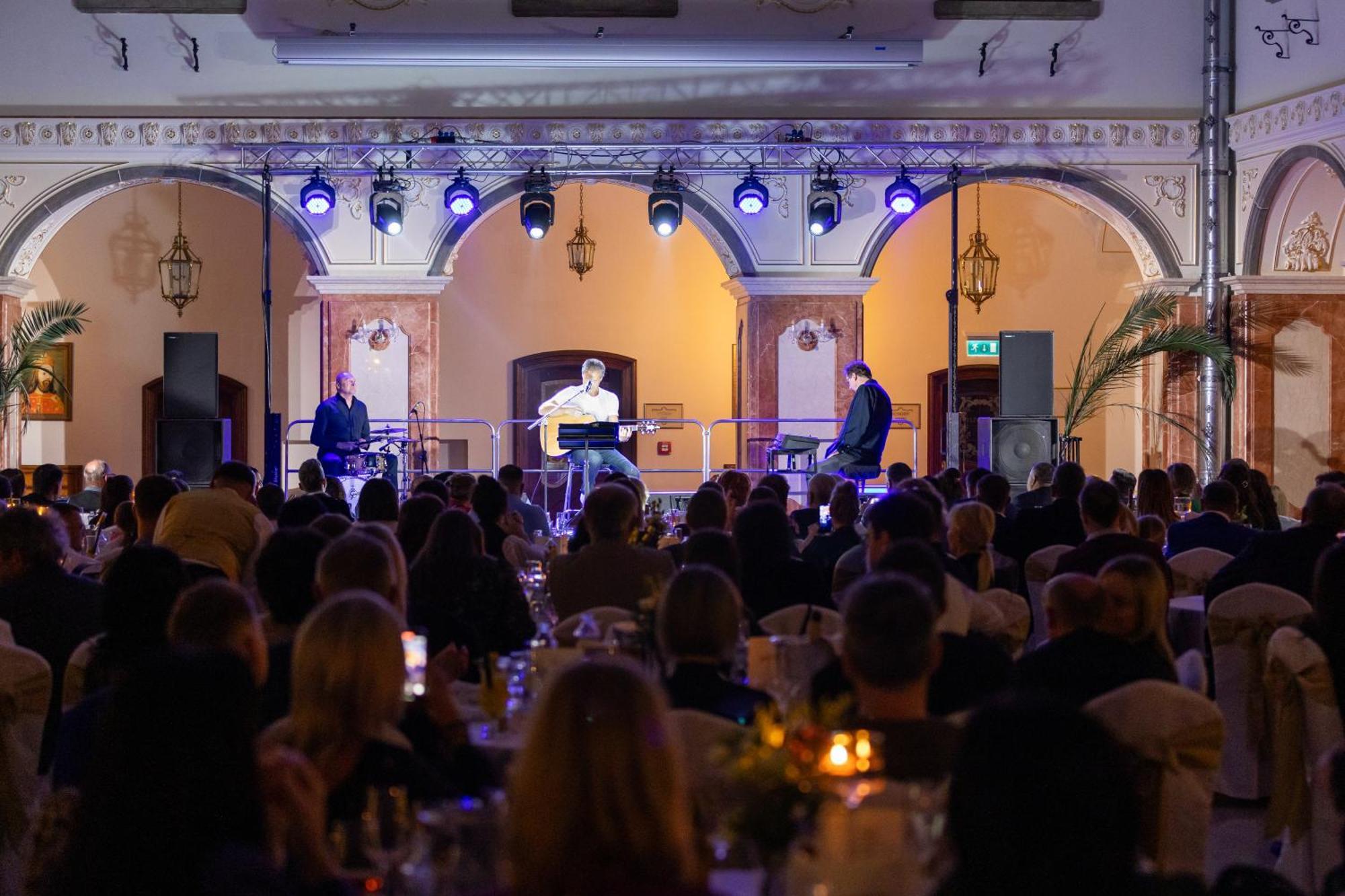 Galicia Nueva, Castle Hotel Losonc Kültér fotó