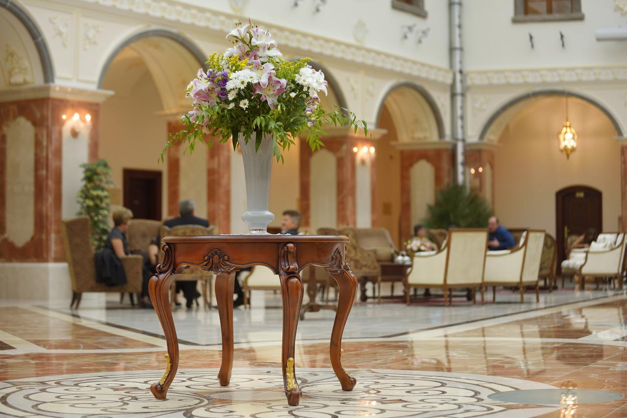 Galicia Nueva, Castle Hotel Losonc Kültér fotó